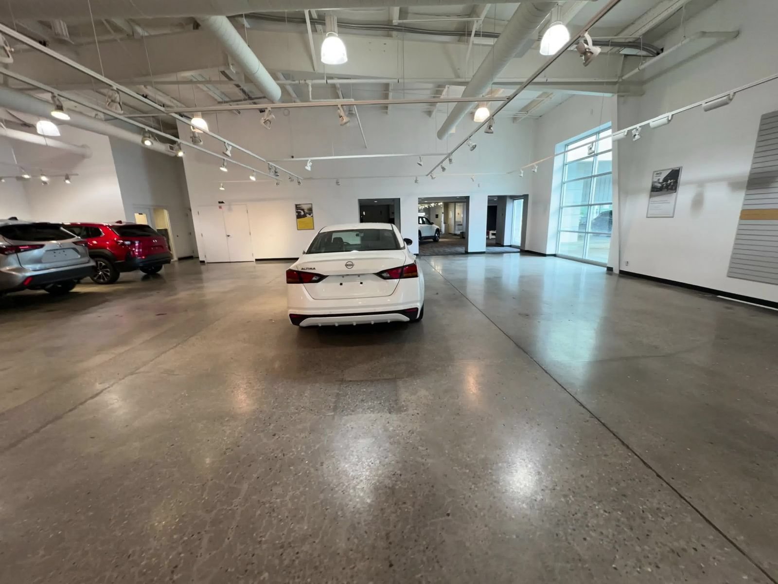 Used 2025 Nissan Altima 2.5 SV FWD image 16