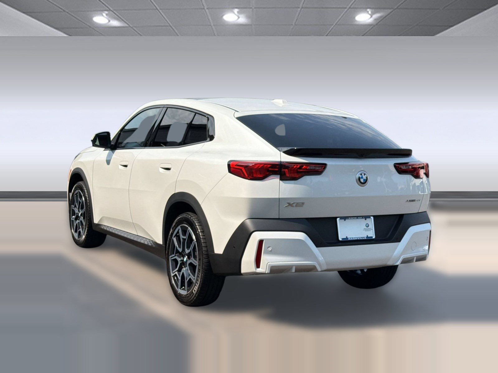 Used 2025 BMW X2 xDrive28i w/ Premium Package AWD/4WD image 3
