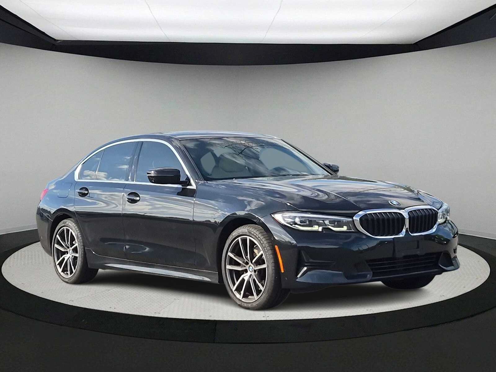 Used 2020 BMW 330i xDrive Sedan w/ Convenience Package AWD/4WD image 2