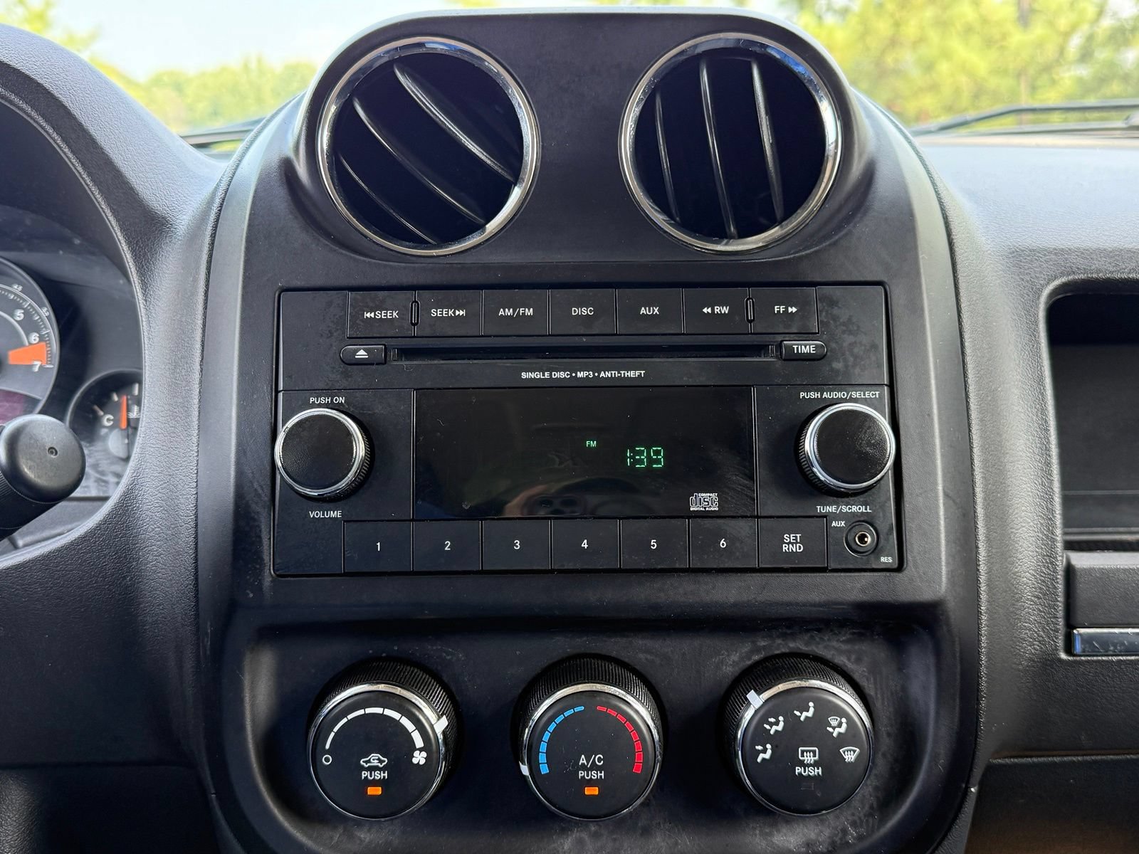 Used 2015 Jeep Patriot Sport FWD image 28