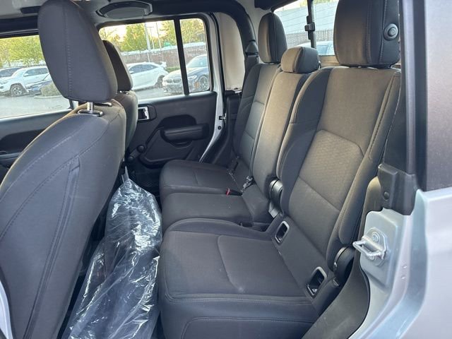 Used 2023 Jeep Gladiator Sport w/ Trailer Tow Package AWD/4WD image 14