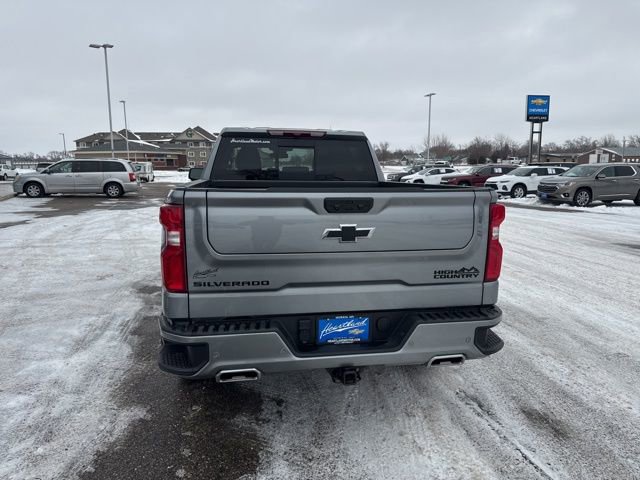 Used 2024 Chevrolet Silverado 1500 High Country w/ Z71 Off-Road Package AWD/4WD image 5