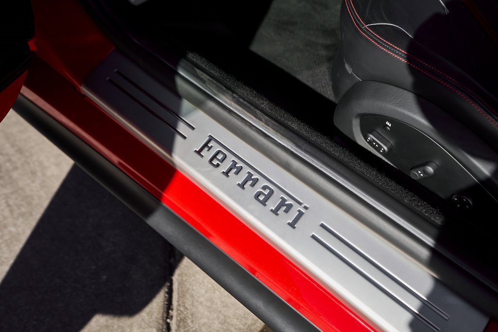 Used 2018 Ferrari 812 Superfast image 39