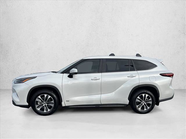 Certified 2025 Toyota Highlander XLE image 8