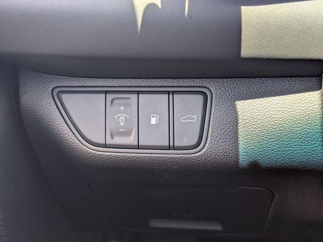 Used 2026 Genesis G70 2.5T RWD image 32