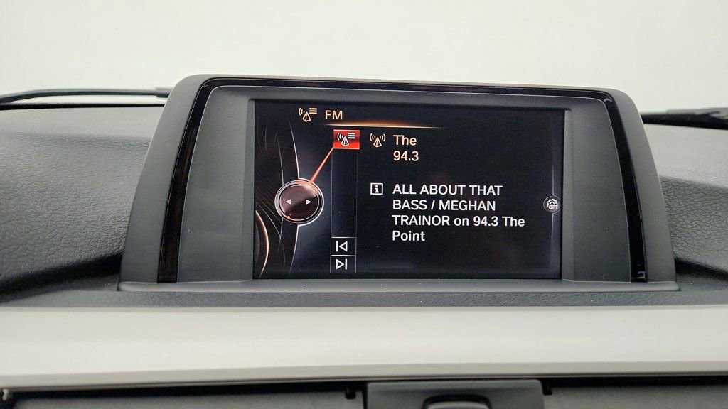 Used 2016 BMW 320i 4dr Sdn 320i with Driving Assi image 18