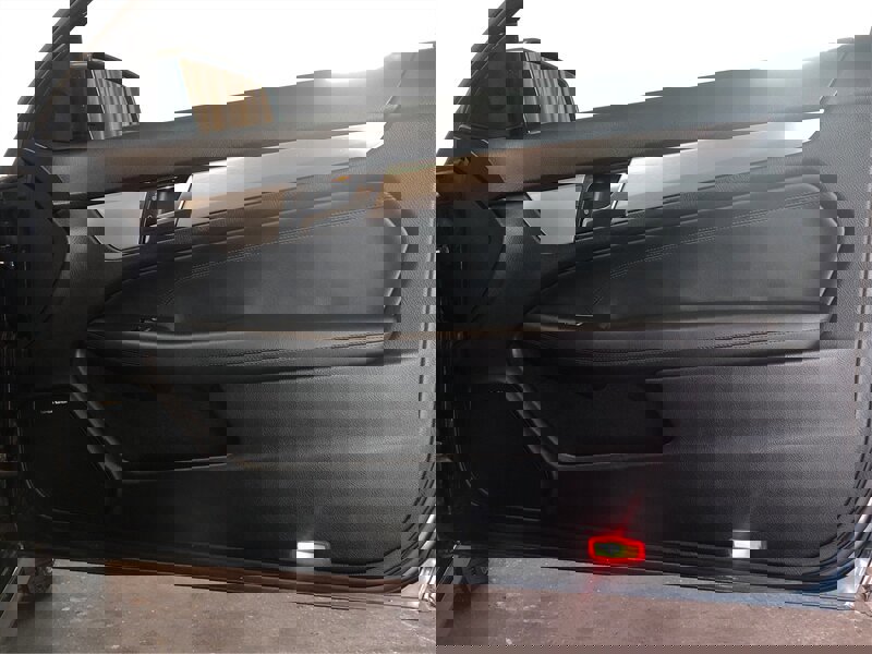 Used 2015 Mercedes-Benz C 250 Coupe image 18