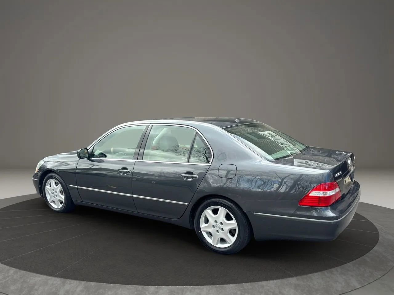 Used 2004 Lexus LS 430 RWD image 13