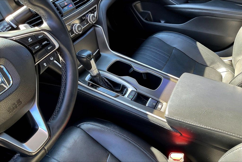 Used 2018 Honda Accord Touring image 21