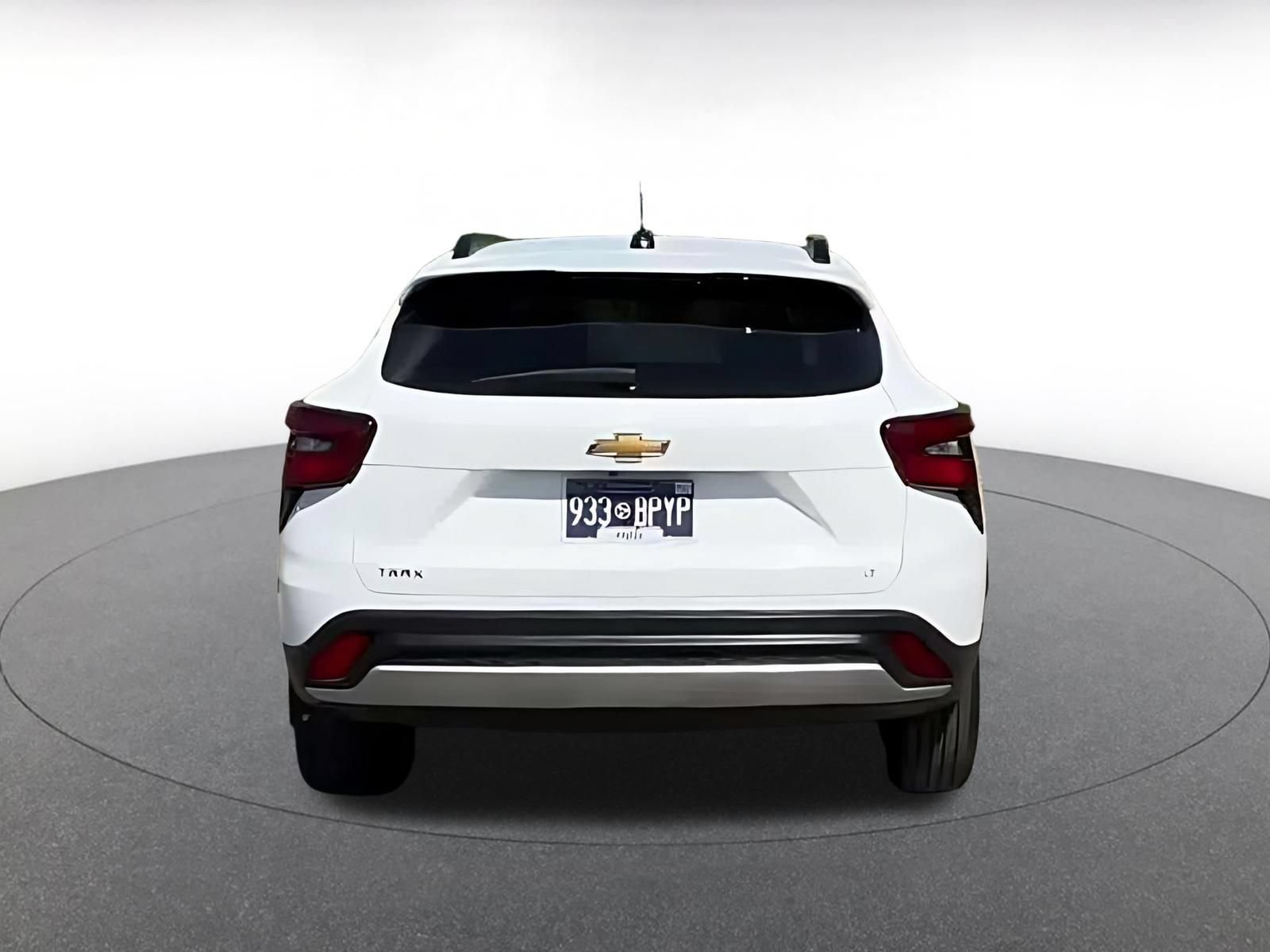 Used 2025 Chevrolet Trax LT FWD image 5