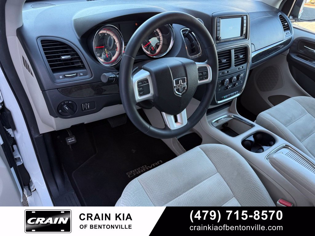 Used 2014 Dodge Grand Caravan SXT w/ UConnect Hands-Free Group FWD image 9