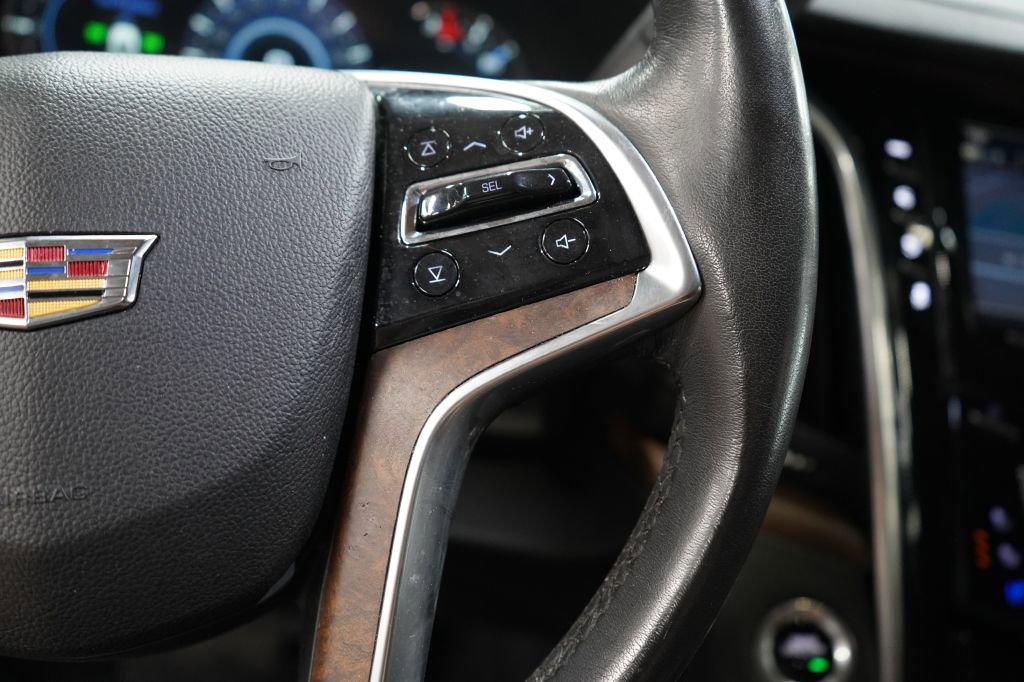 Used 2020 Cadillac Escalade Premium Luxury RWD image 35