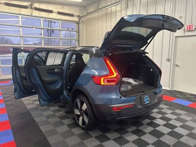 Used 2023 Volvo XC40 Recharge Ultimate w/ Protection Package Premier AWD/4WD image 13