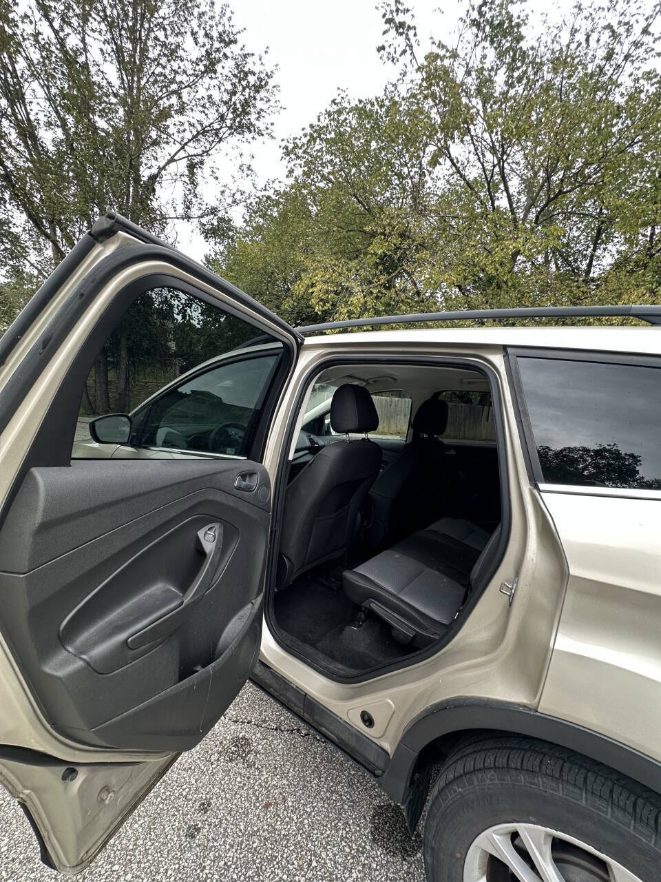Used 2017 Ford Escape SE w/ Equipment Group 201A FWD image 16