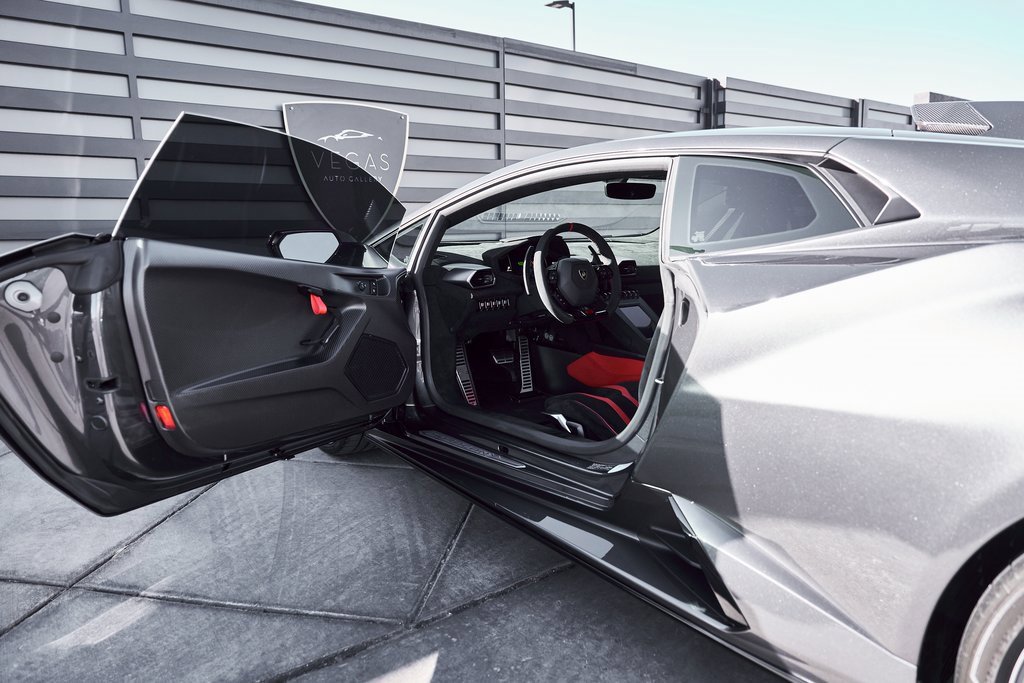 Used 2023 Lamborghini Huracan STO image 36