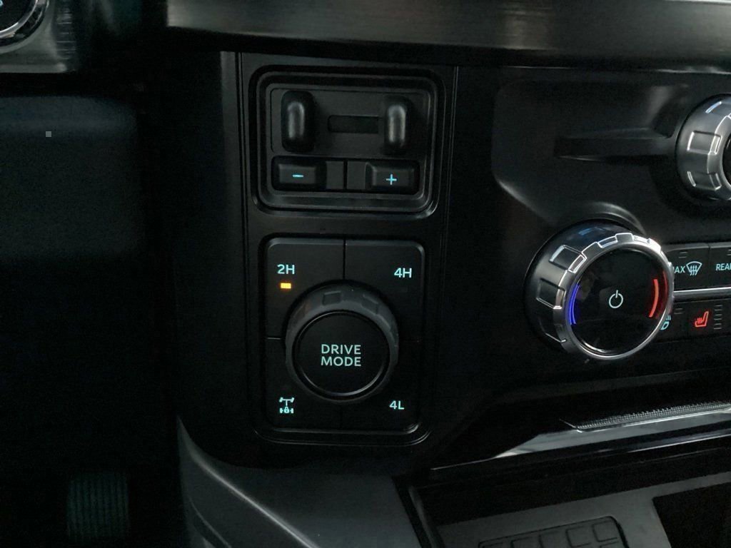 New 2026 Ford F250 Lariat w/ Black Appearance Package image 59