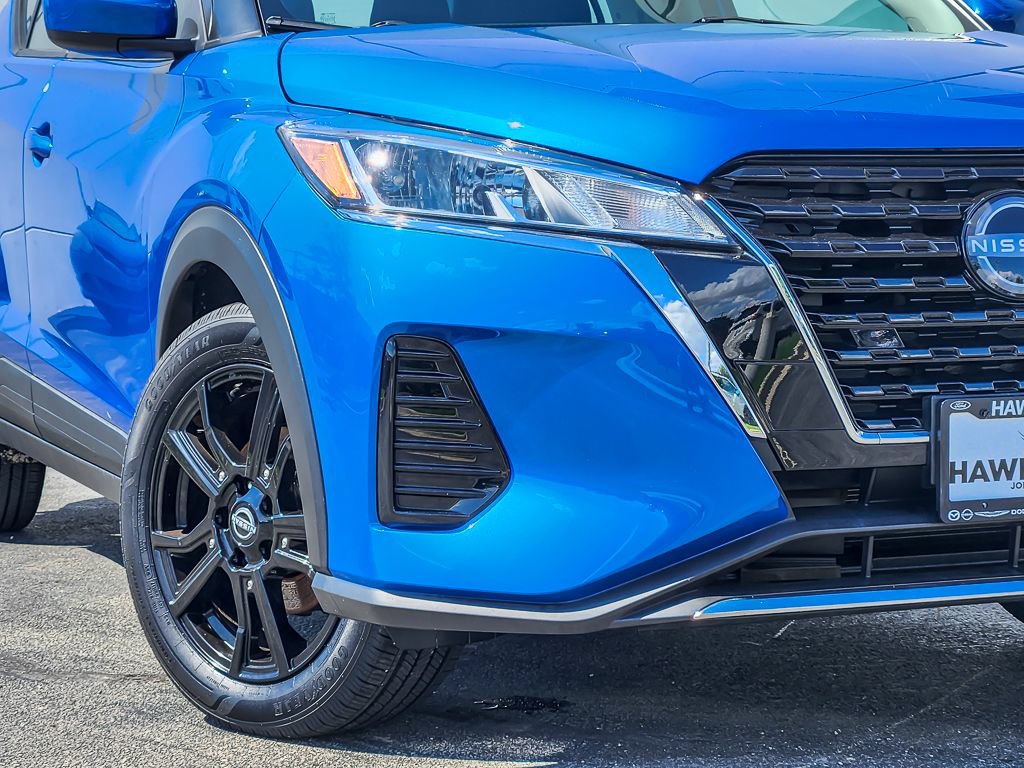 Used 2024 Nissan Kicks SV w/ Exterior Package FWD image 3
