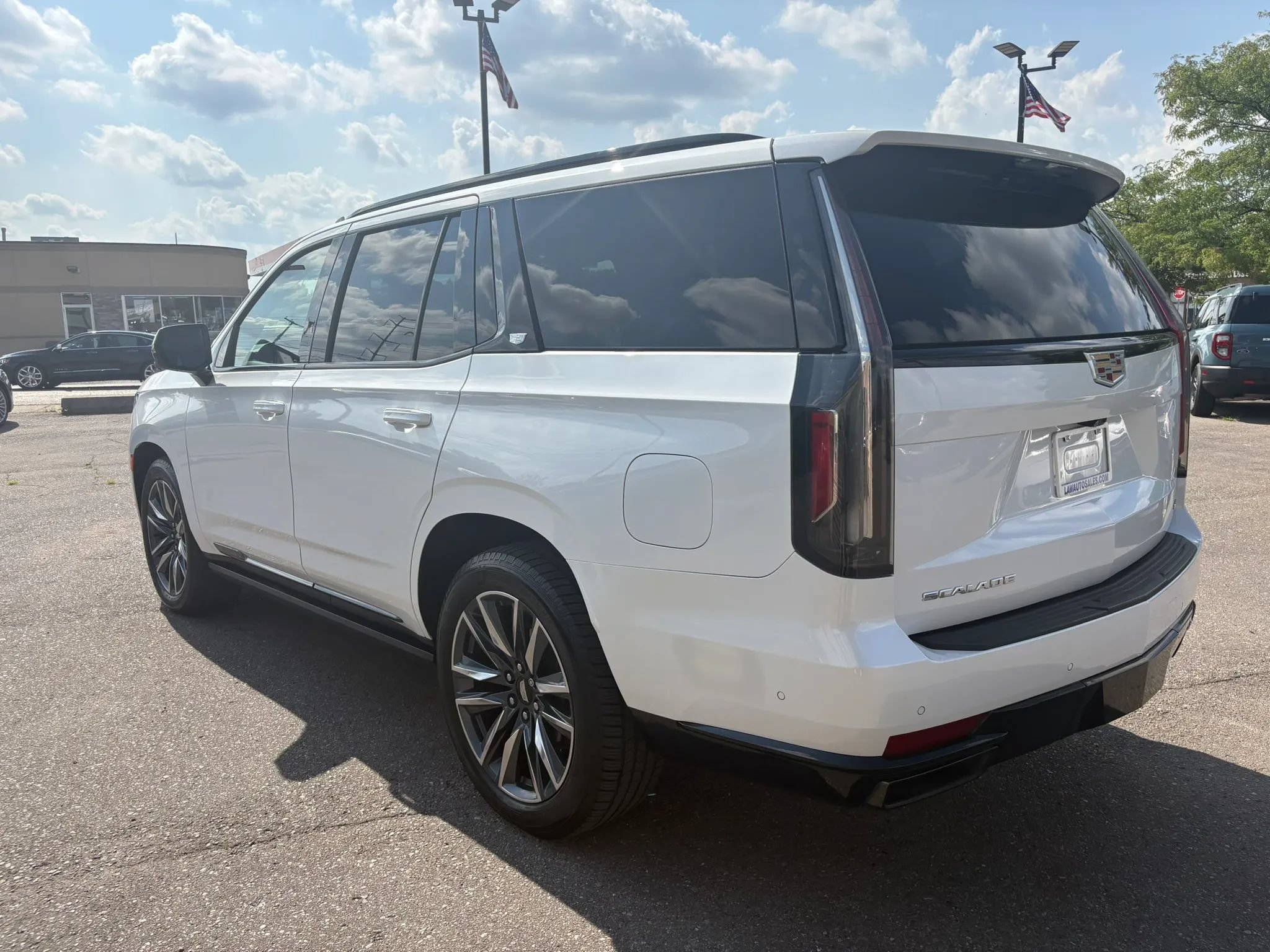 Used 2022 Cadillac Escalade Sport Platinum AWD/4WD image 7