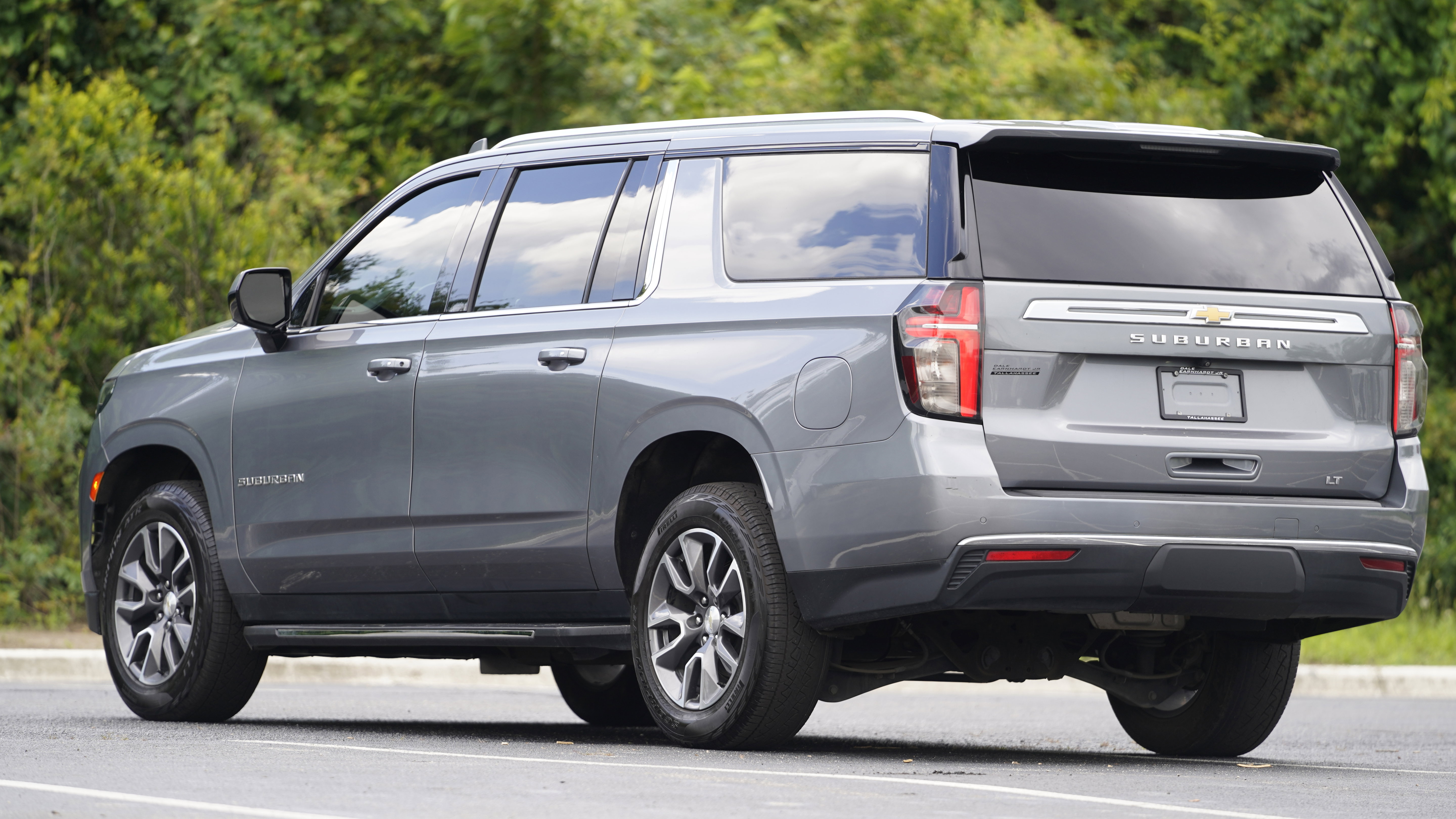 Used 2021 Chevrolet Suburban LT w/ Rear Media and Nav Package RWD image 3