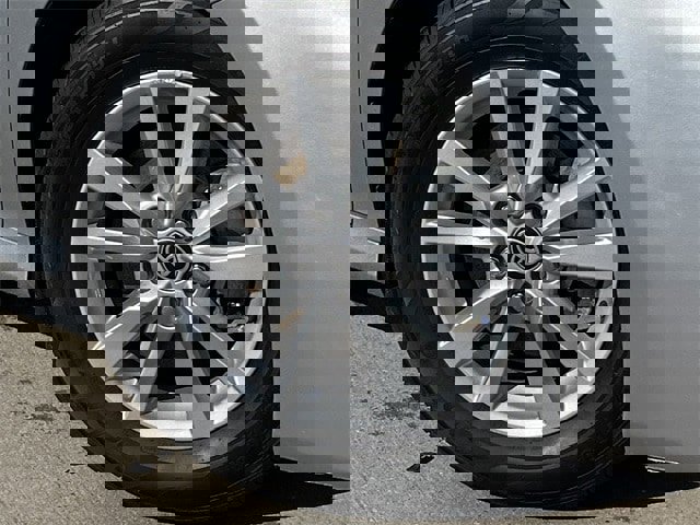 Used 2025 Toyota Camry LE image 10