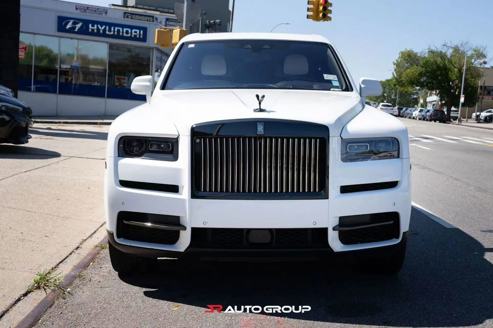 Used 2020 Rolls-Royce Cullinan Black Badge image 2