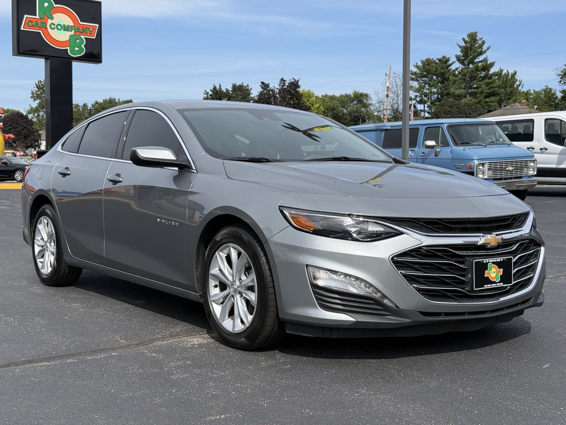 Used 2025 Chevrolet Malibu LT FWD image 2