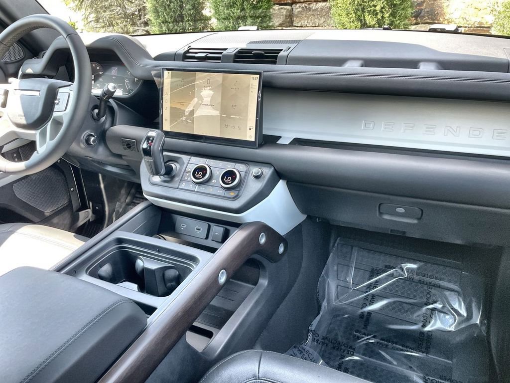 Certified 2024 Land Rover Defender 110 SE AWD/4WD image 14