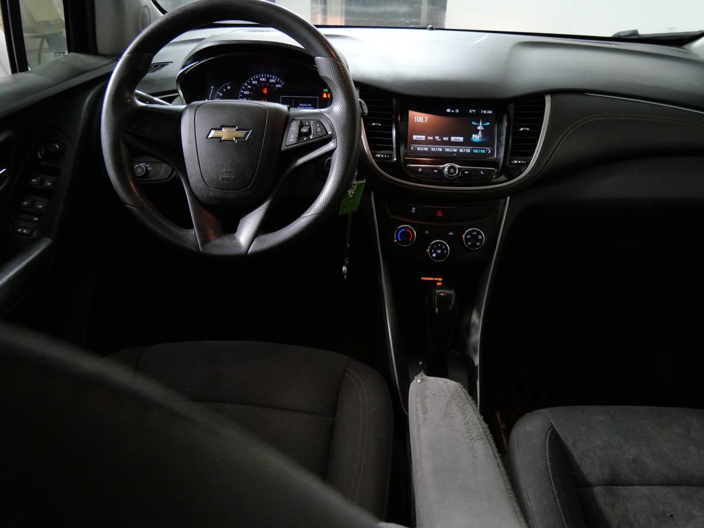 Used 2017 Chevrolet Trax LS AWD/4WD image 16