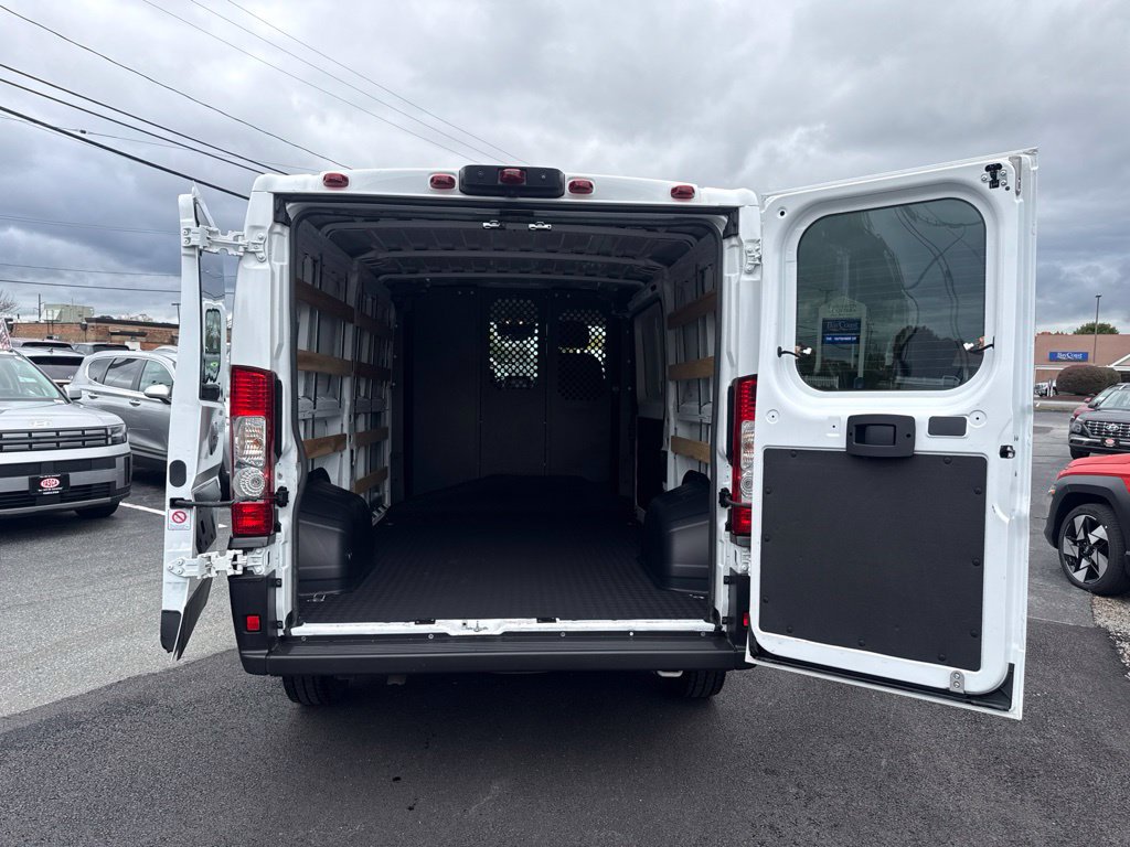 Used 2025 RAM ProMaster 2500 w/ U-Haul Equipment Group FWD image 13