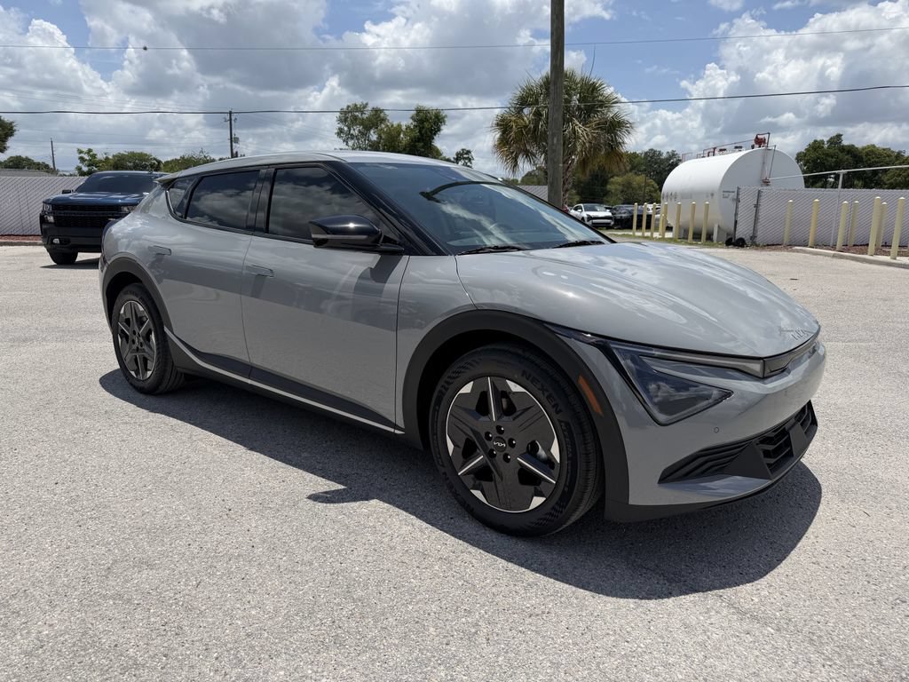 New 2026 Kia EV6 Light RWD image 2
