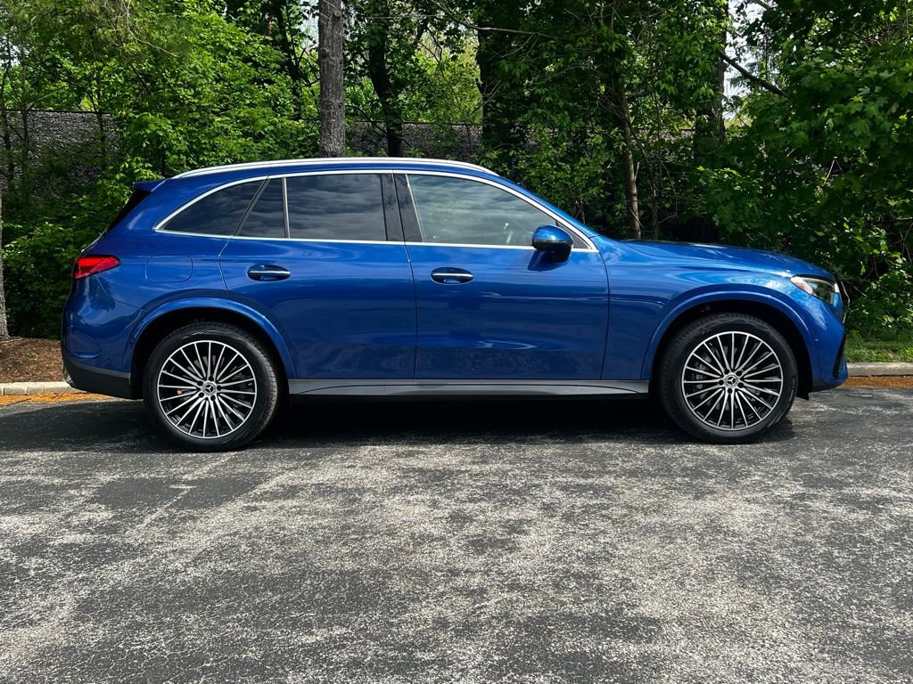 Used 2025 Mercedes-Benz GLC 350e 4MATIC image 8