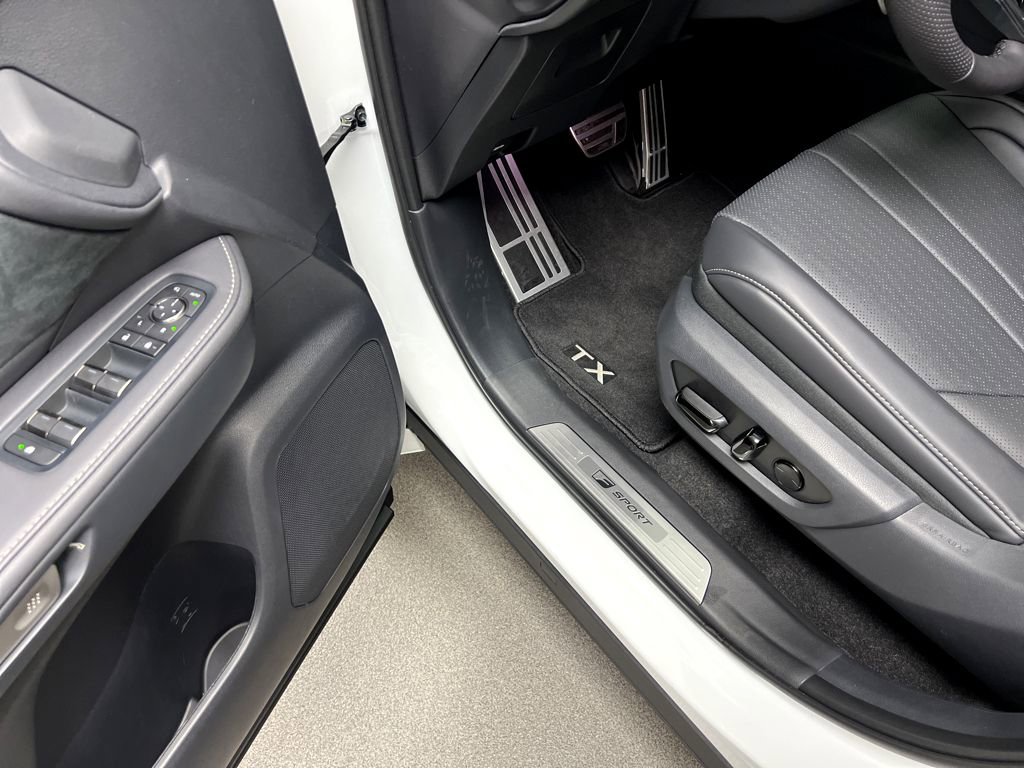 New 2026 Lexus TX 500h AWD image 8