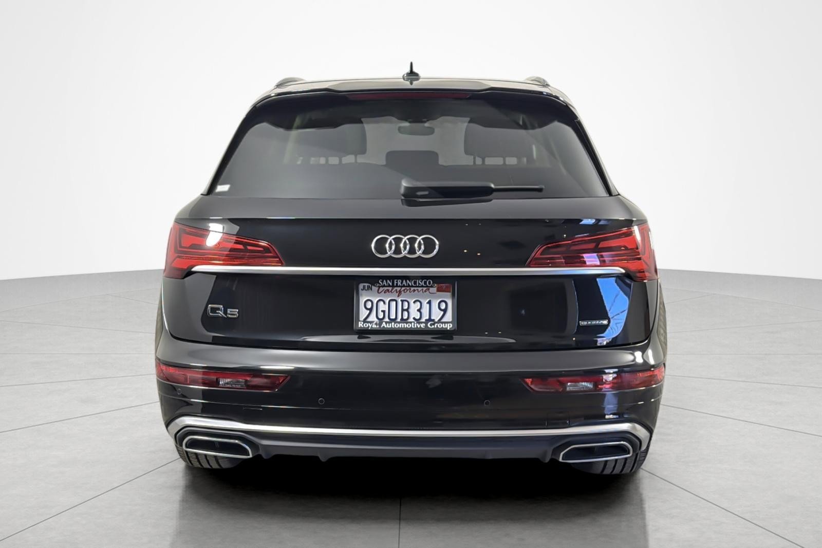 Used 2023 Audi Q5 2.0T Premium w/ Convenience Package AWD/4WD image 4