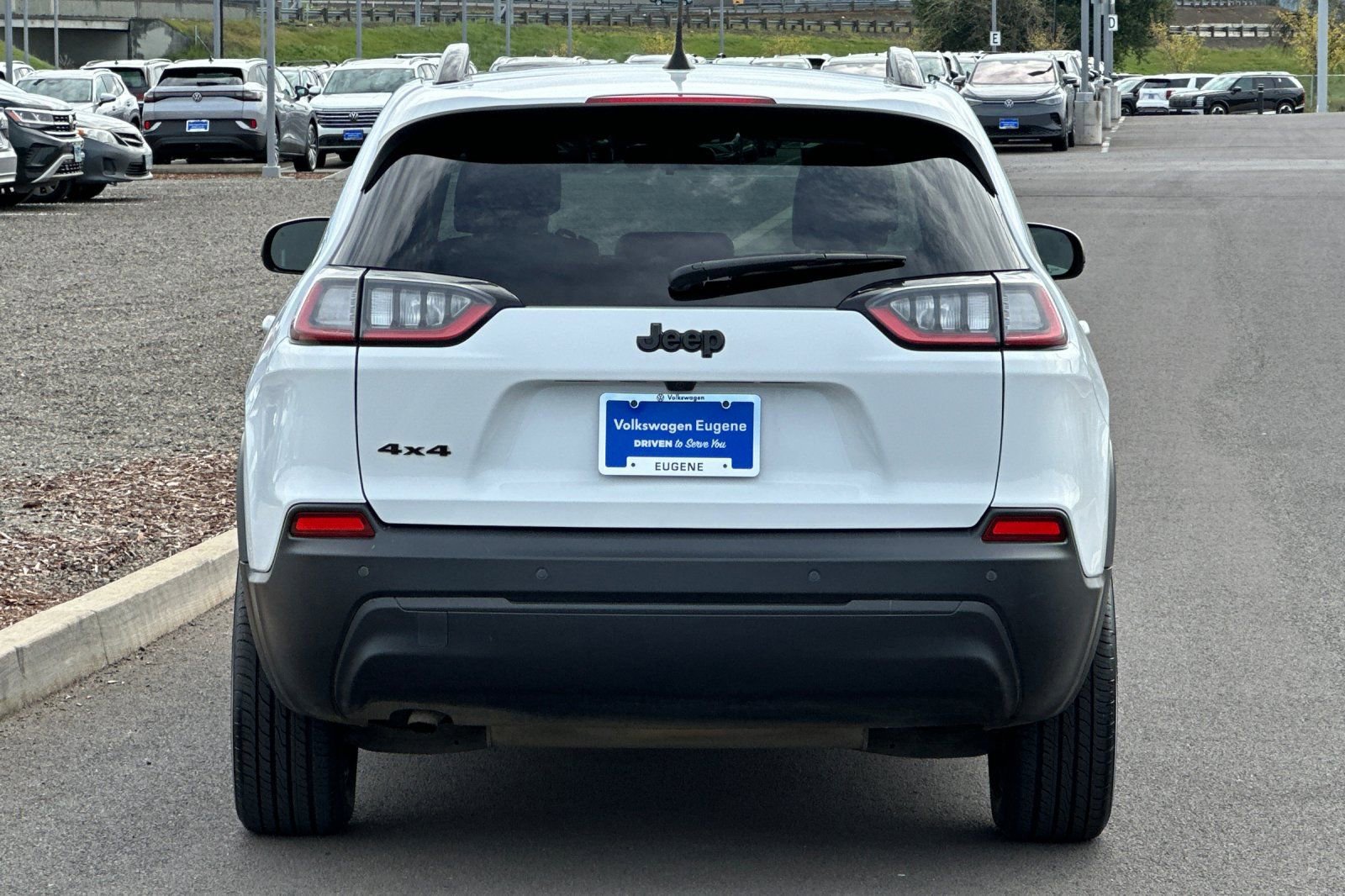 Used 2020 Jeep Cherokee Latitude Plus image 4