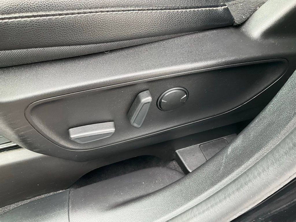 Used 2022 Ford Escape SEL image 18