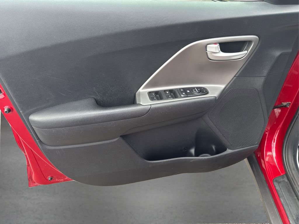 Used 2019 Kia Niro LX FWD image 23