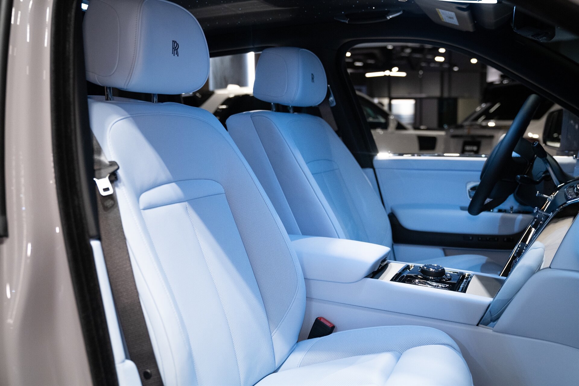 Used 2026 Rolls-Royce Cullinan AWD/4WD image 35
