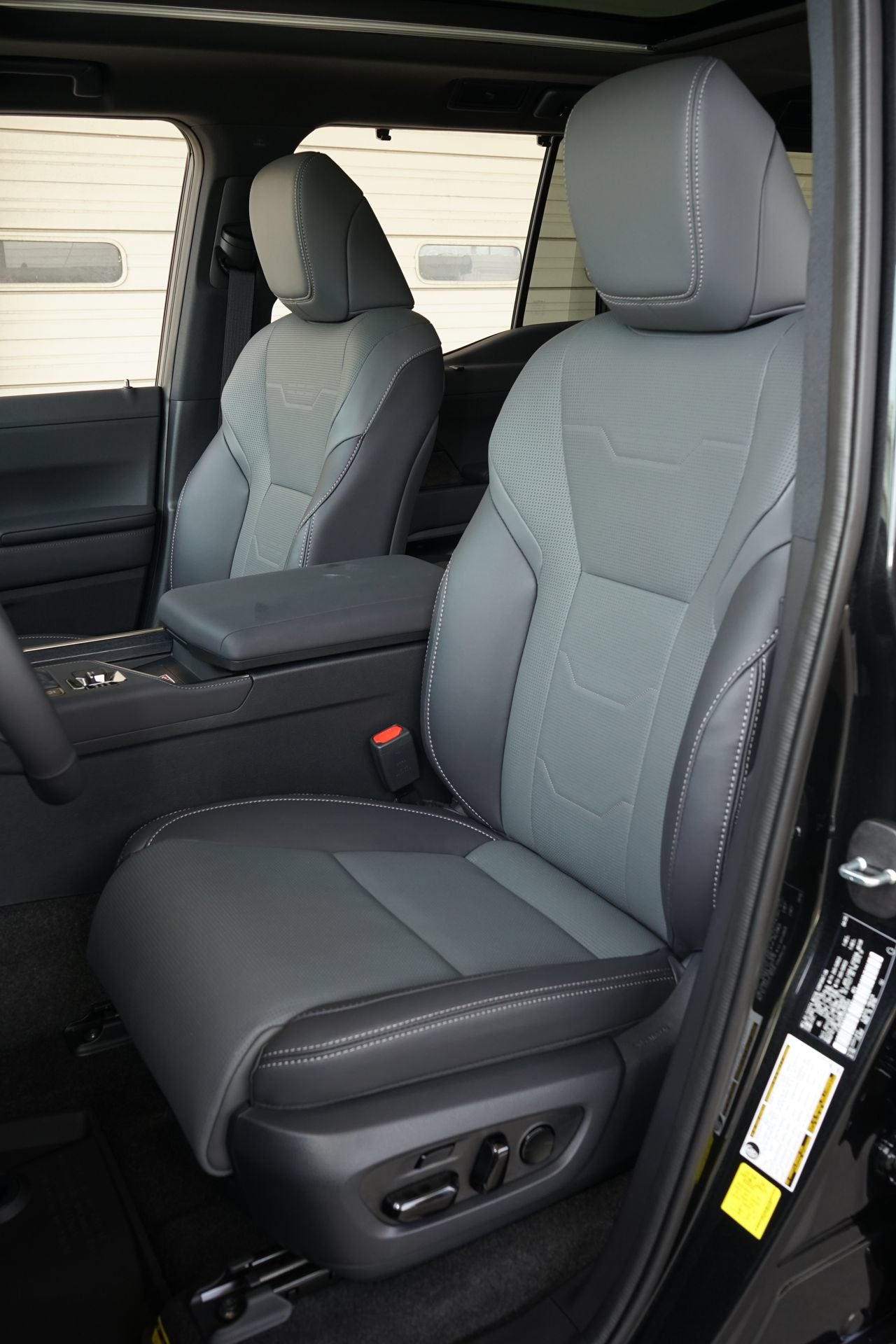 Used 2026 Lexus GX 550 w/ Accessory Package (ZB) AWD/4WD image 3
