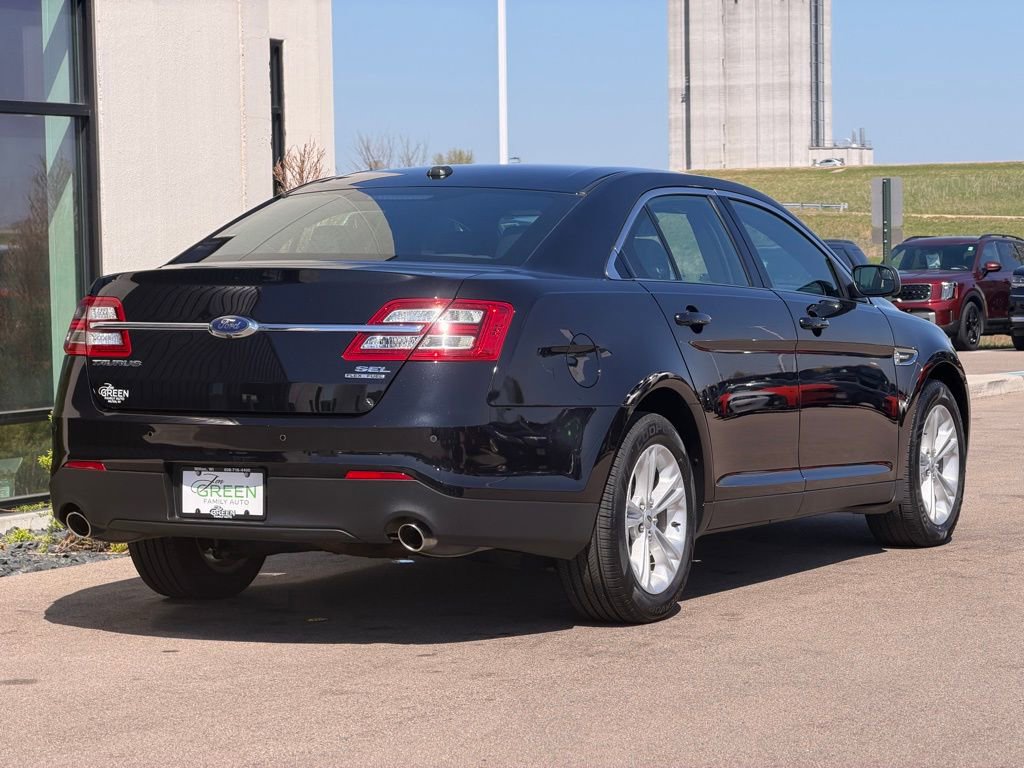 Used 2019 Ford Taurus SEL FWD image 5