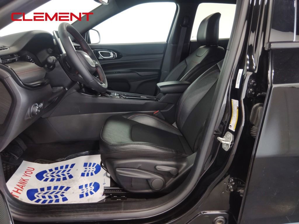 Used 2024 Jeep Compass Trailhawk image 32