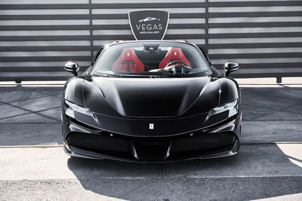 Used 2024 Ferrari SF90 Spider image 18