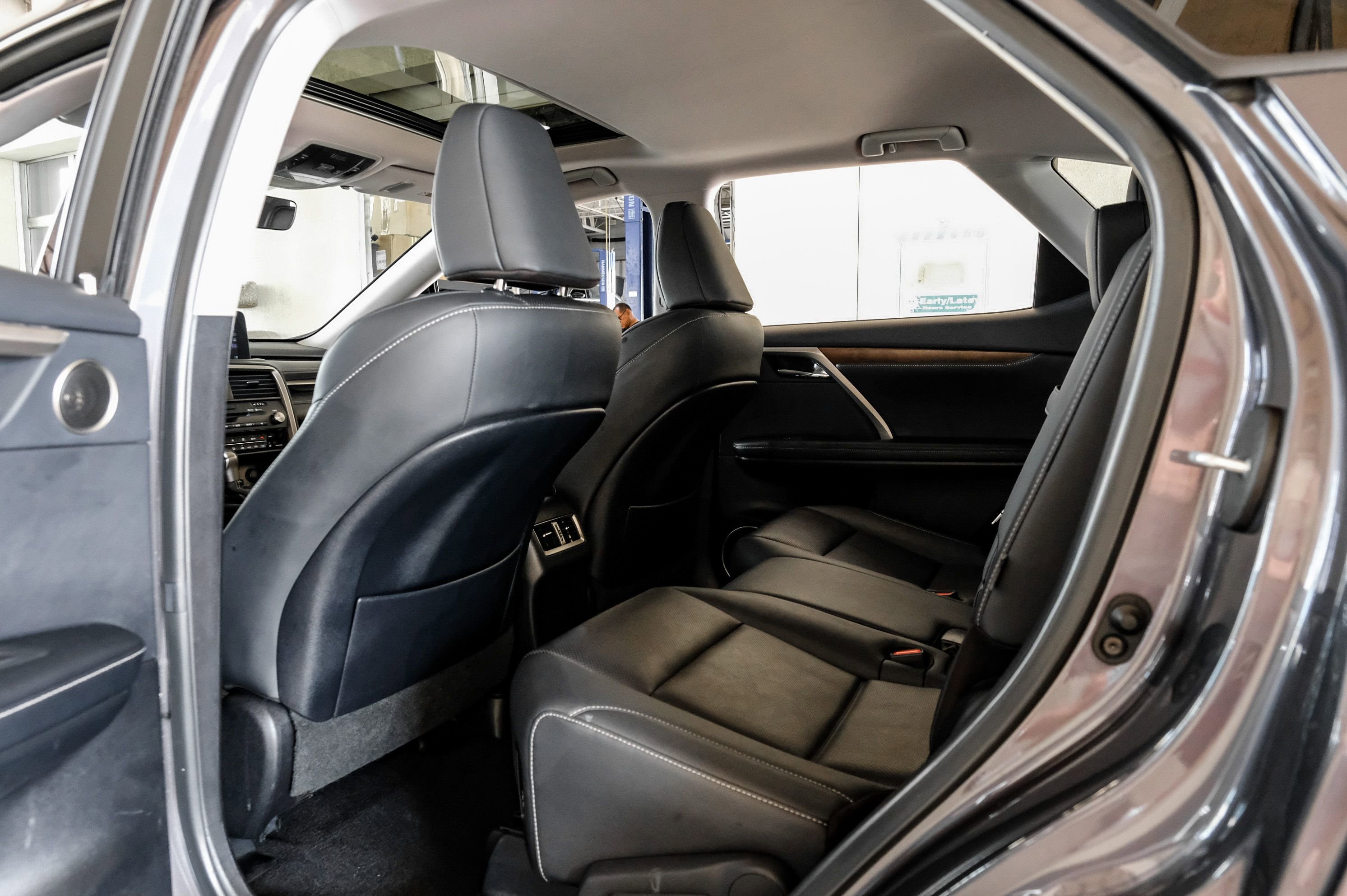Used 2022 Lexus RX 350L FWD w/ Premium Package image 38