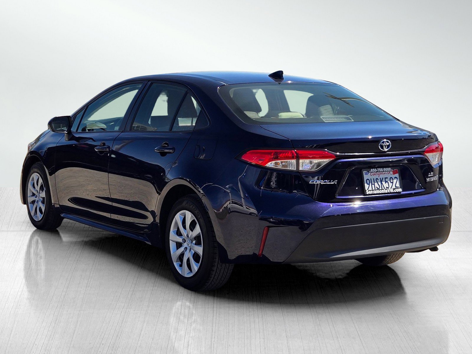 Used 2023 Toyota Corolla LE image 6