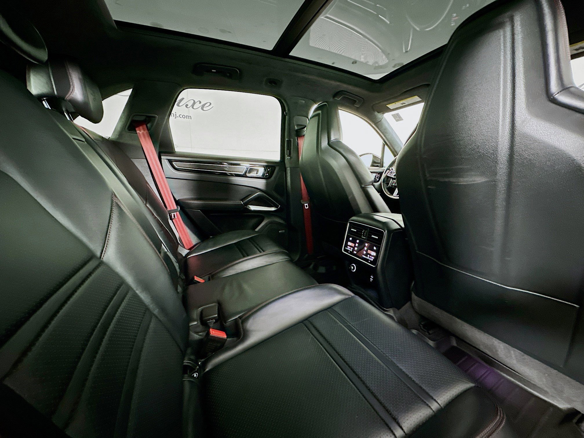 Used 2021 Porsche Cayenne Turbo image 28