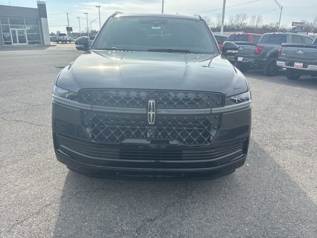 New 2026 Lincoln Navigator Reserve w/ Jet Appearance Package image 8