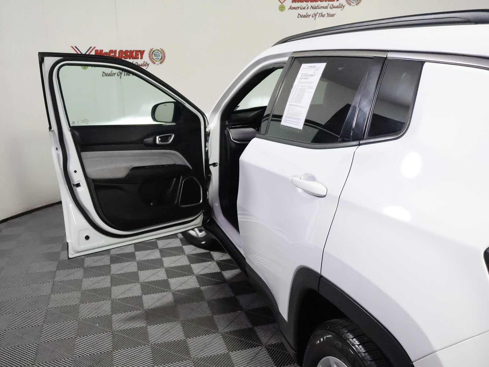 Used 2024 Jeep Compass Latitude AWD/4WD image 18