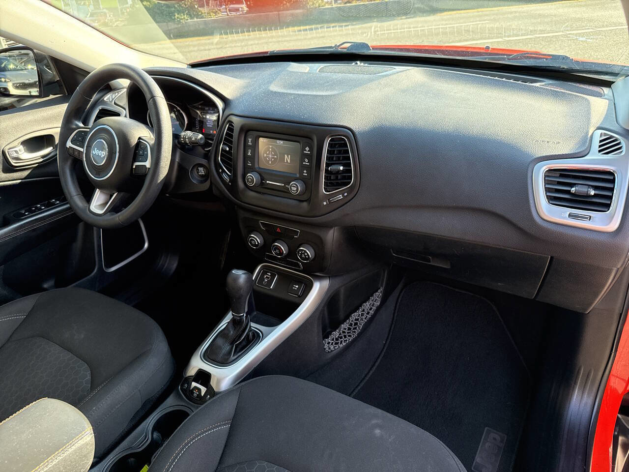 Used 2018 Jeep Compass Sport FWD image 17