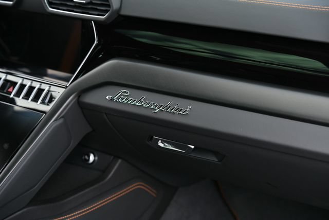 Used 2023 Lamborghini Urus S AWD/4WD image 44