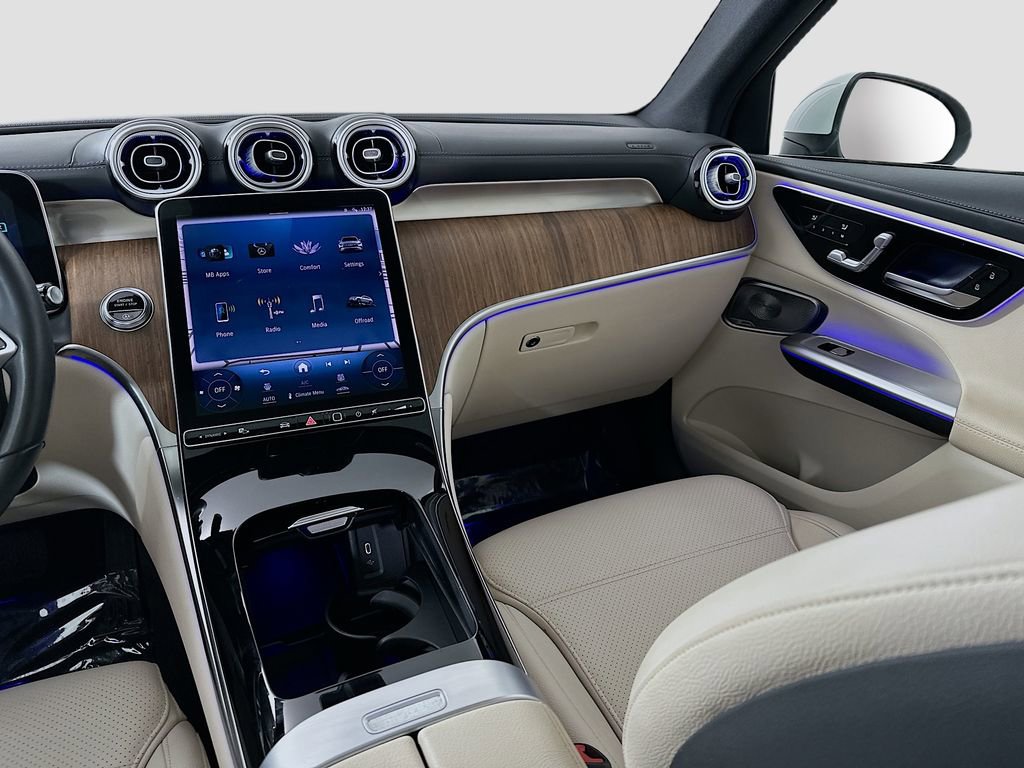 Used 2023 Mercedes-Benz GLC 300 4MATIC image 26