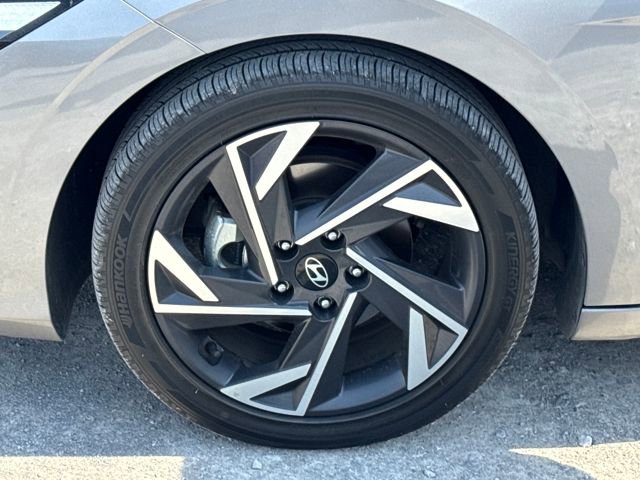 Certified 2024 Hyundai Elantra Limited image 25